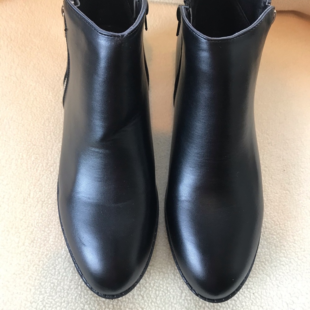NWOT Ankle boots
